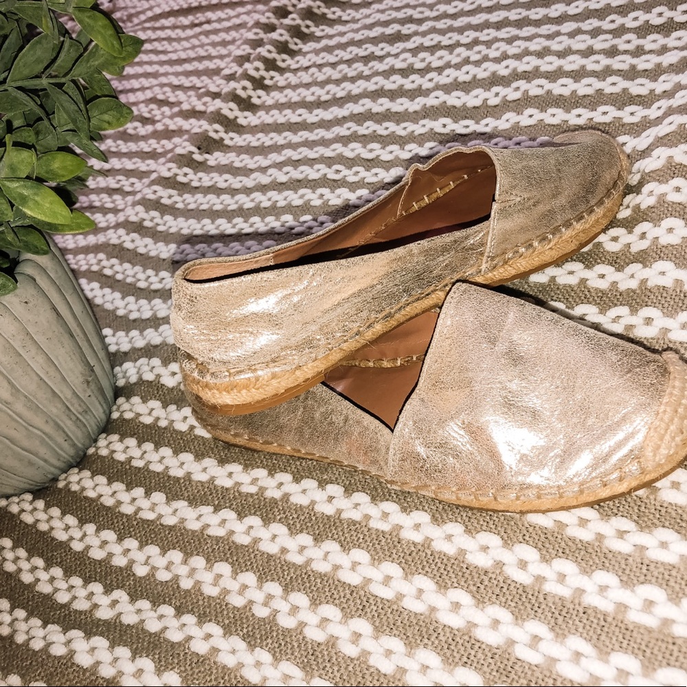 Comfy close toe shoes